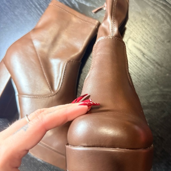 TOP Moda Tan Heeled Boots - Picture 2 of 8